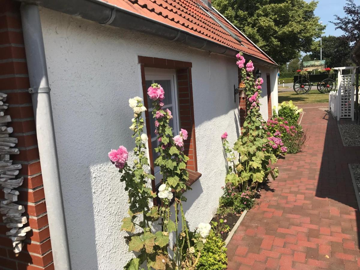 Ferienhaus Wattwurm Rysum Экстерьер фото